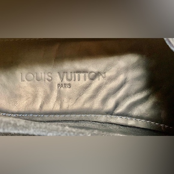 LV Navy blue suede shoes in great condition size 10. - Picture 4 of 5